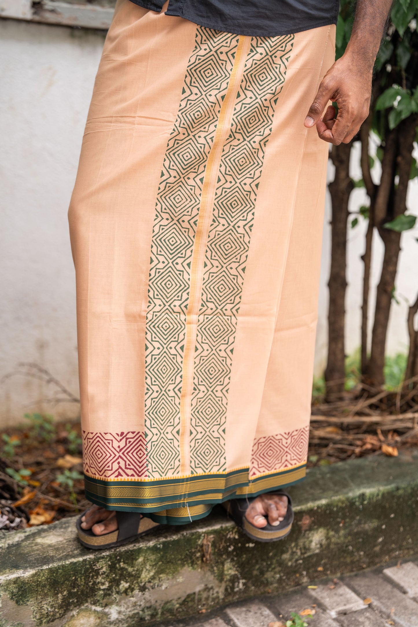 Mandala – Colour Veshti series – 4 Muzham - Single