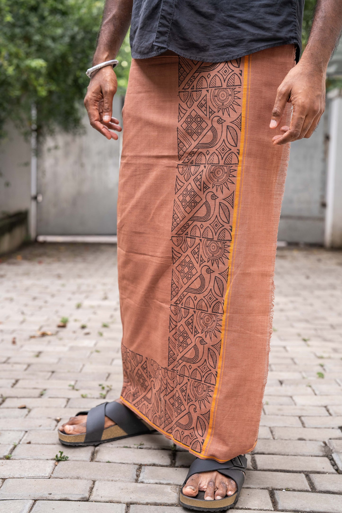 Birdbox – Colour Veshti series – 4 Muzham - Single